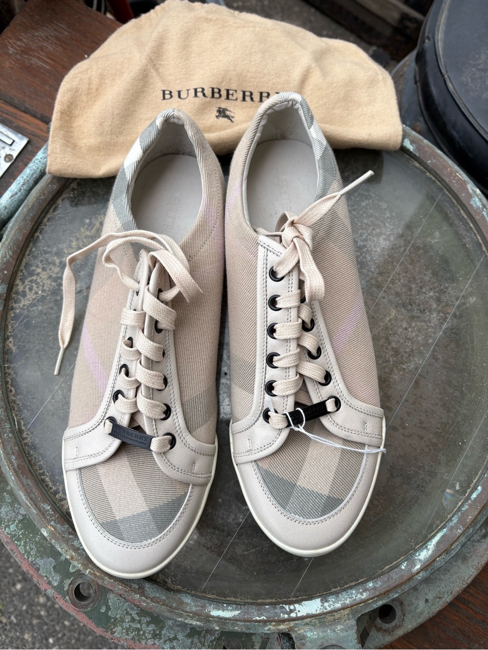 Brand New W/M Burberry Beige and Taupe Nova Check Lace-Up Sneakers - Picture 1 of 3